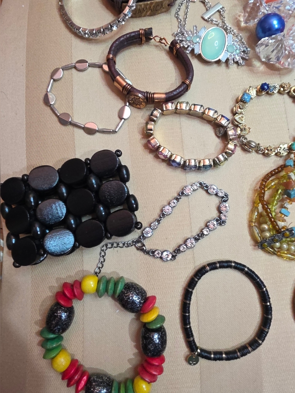 RESELLERS!!! LOT OF 27 BRACELETS KEEP OR RESELL - Picture 5 of 10